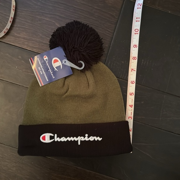 Champion green and black with Pom hat NWT OS - Picture 4 of 5